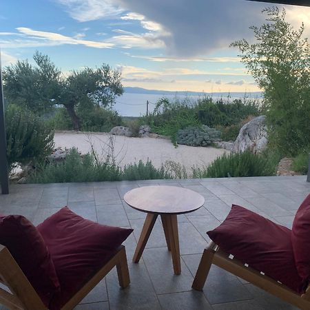 Zen Rocks Resort Kalianeika エクステリア 写真