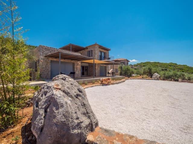 Zen Rocks Resort Kalianeika エクステリア 写真